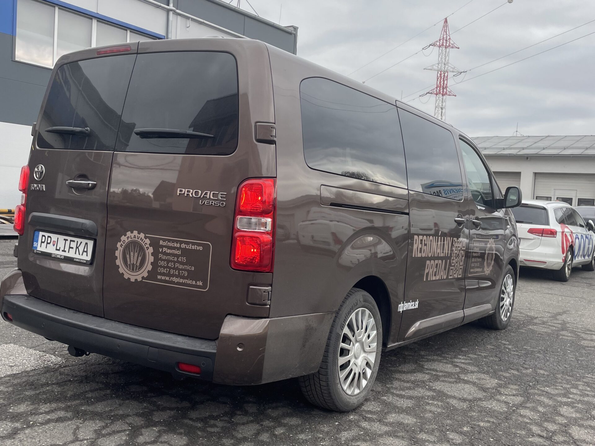 Polep Toyota Prace hneda