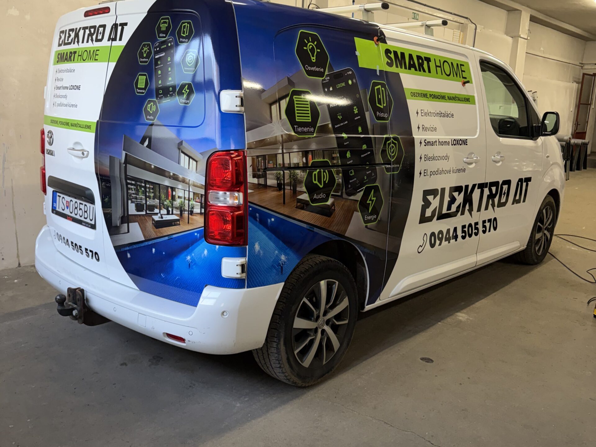 Polep Toyota Proace biela